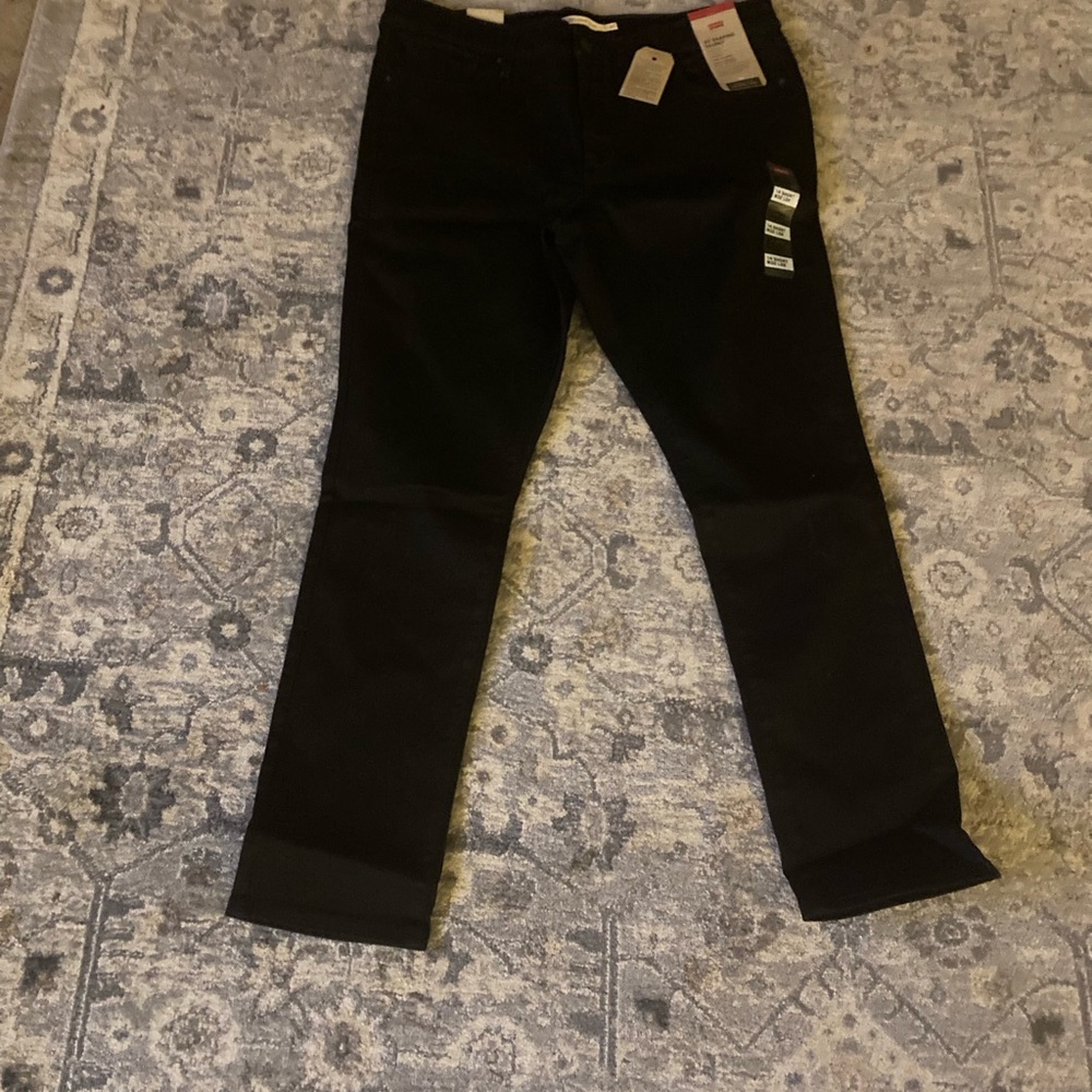 Women’s Levi’s 311
